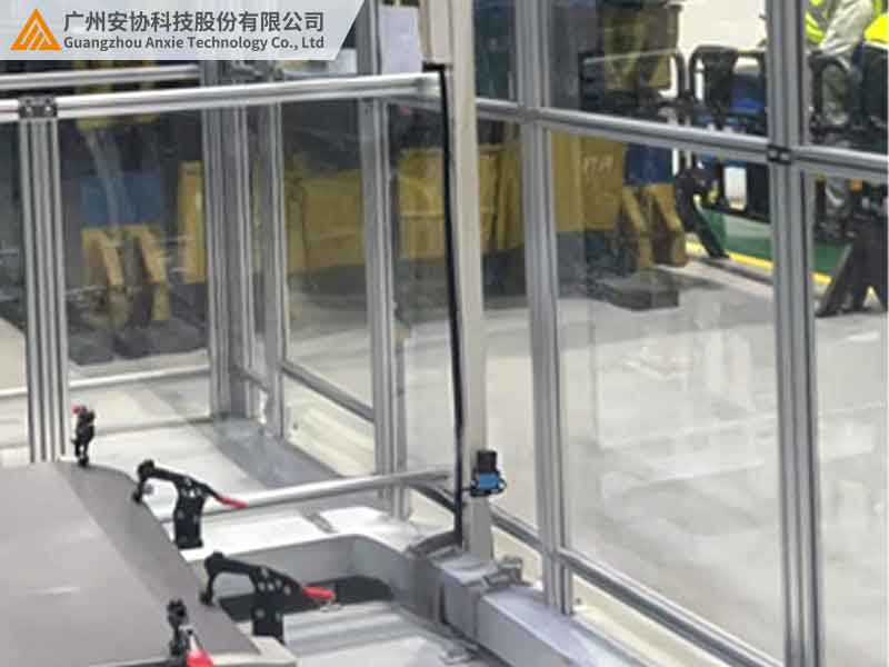 激光雷达与安全光栅协同防护案例2.jpg