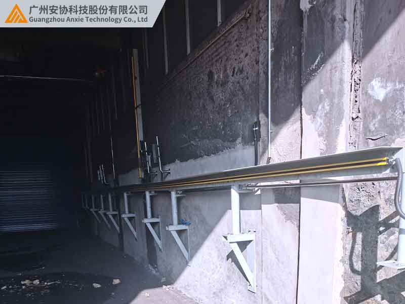 测量光幕实时监测矿车进道案例.jpg