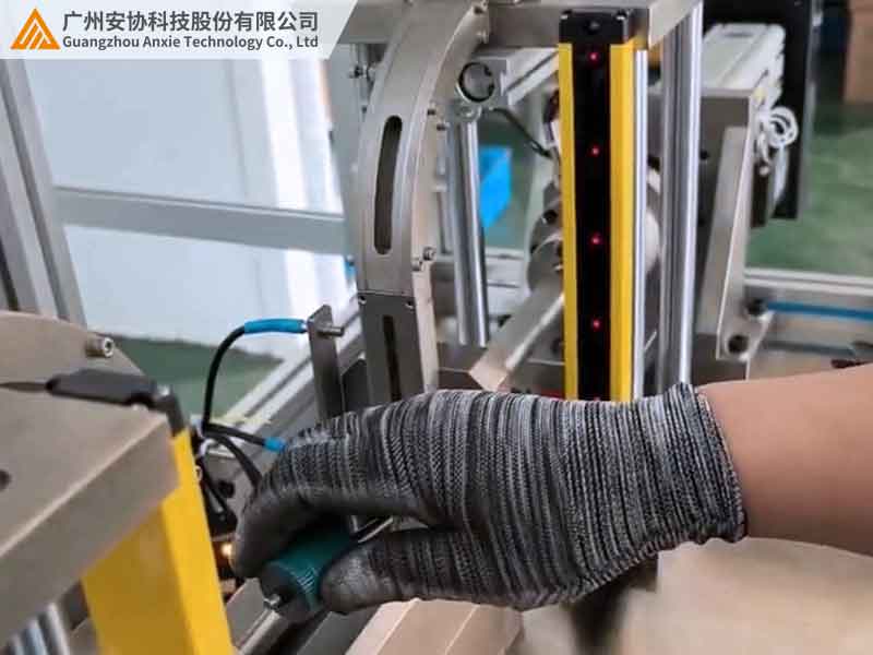 冲床安全光栅防夹手故障排查案例.jpg