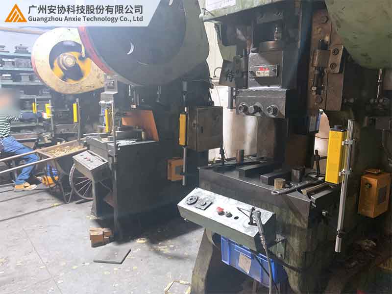 机械冲床安全光幕安装方式