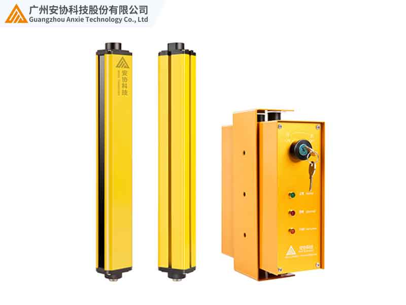 安全光栅配控制器.jpg
