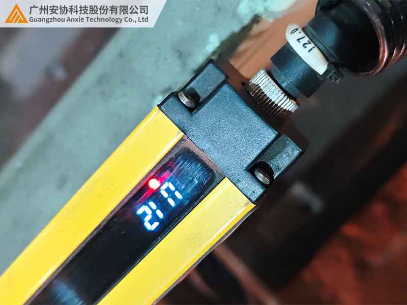 安全光栅的适配电压范围是多少