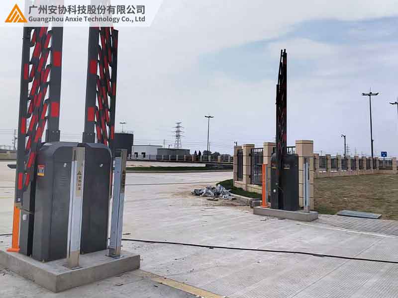 安全光栅控制道闸车辆感应