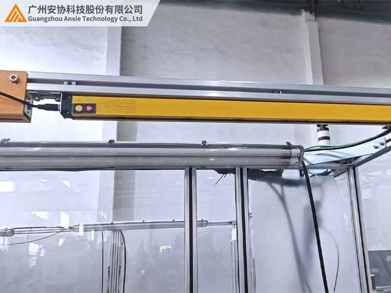 机械臂急停单边光栅防护 