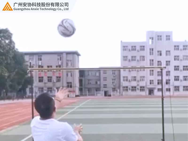 测量光幕在足球射门训练中的应用案例.jpg
