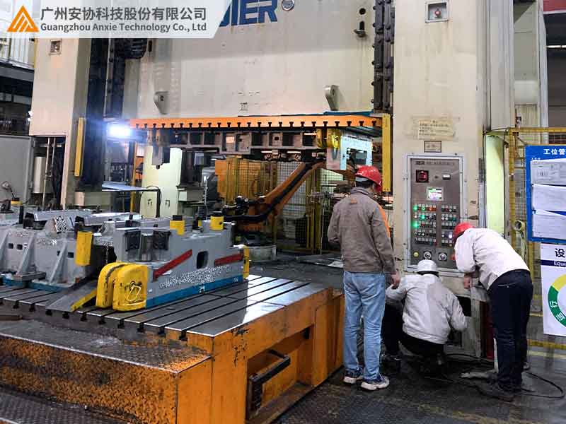 安全光栅助力液压机安全生产案例.jpg