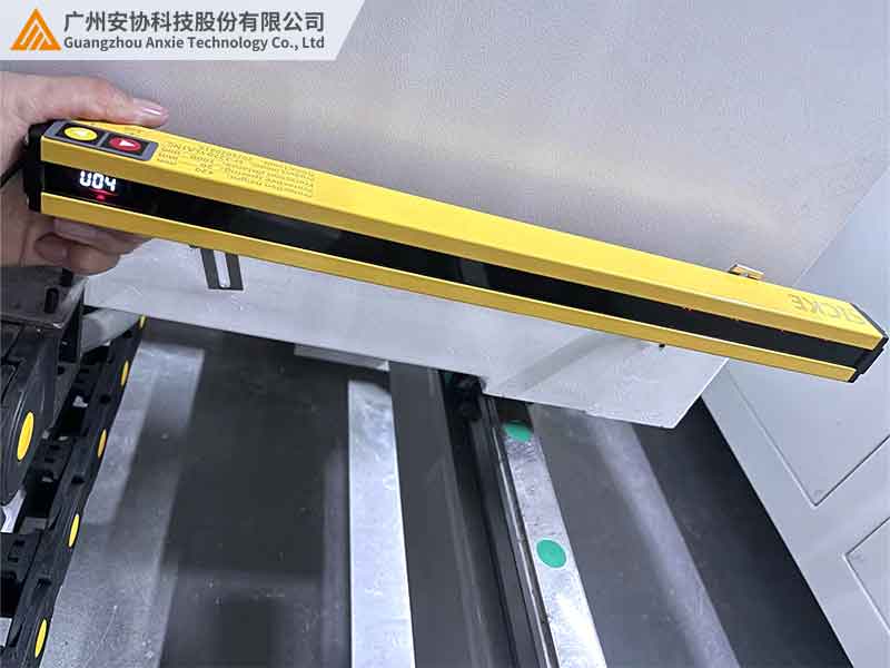 漫反射光栅与安全光栅的原理区别