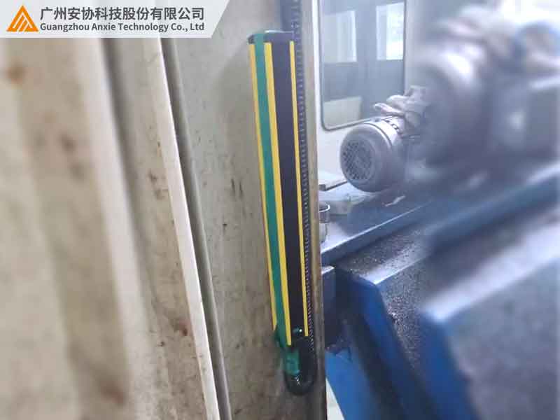 安全光栅的电路自检功能