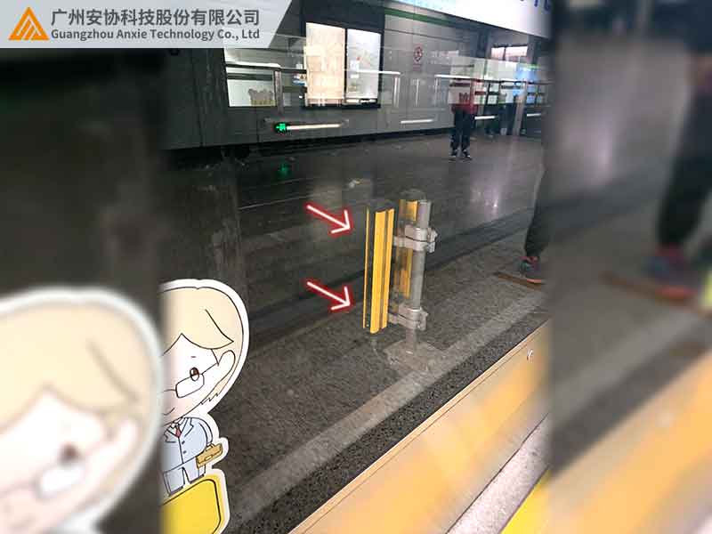 地铁高铁屏蔽门专用多频道安全光栅案例.jpg