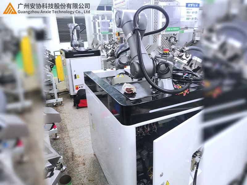 安全光栅联动机械臂防护