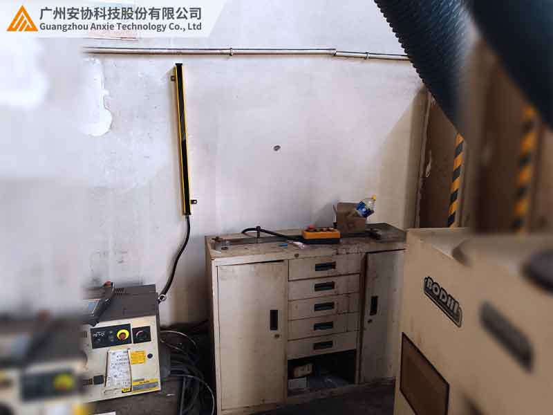 单边激光光栅现场案例.jpg