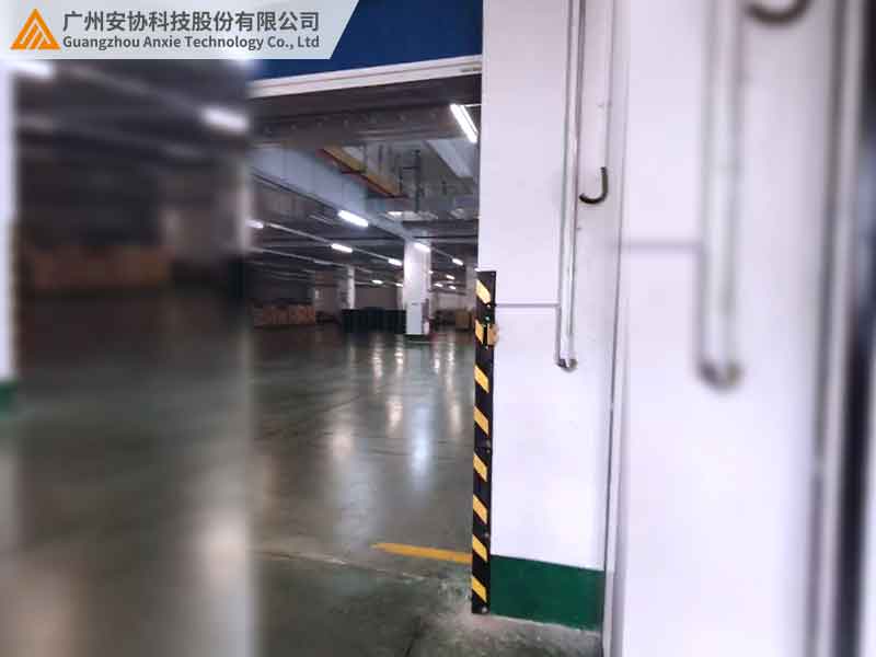 工厂电动门安全光栅控制应用