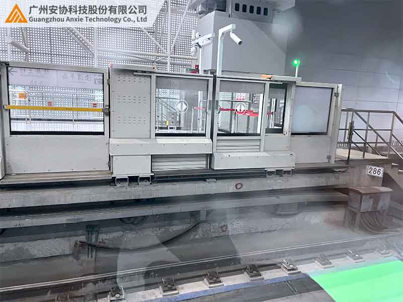 地铁站台安全光栅案例.jpg