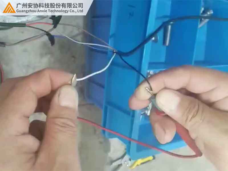 安全光栅工业防护规范：严禁短接屏蔽安全信号