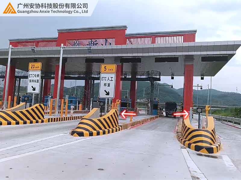 收费站ETC人工称重车道的车辆分离光幕案例.jpg
