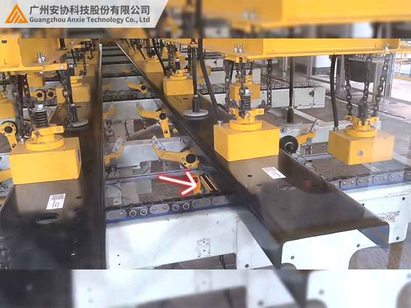 激光单边光栅助力冲压开孔设备精准作业