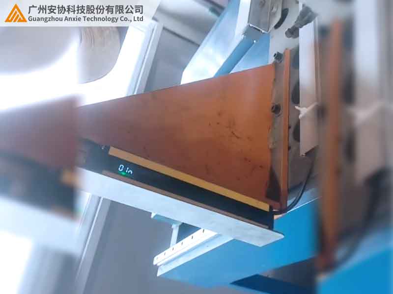 单边光幕与对射安全光幕工作原理对比分析