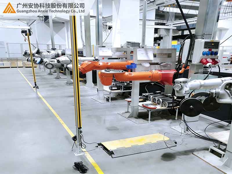 安全光栅NPN输出连接机械臂PLC案例.jpg