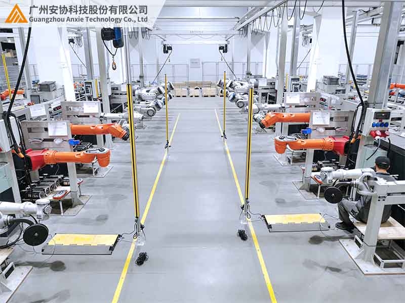 安全光幕：机械臂作业区安全防护专用设备.jpg