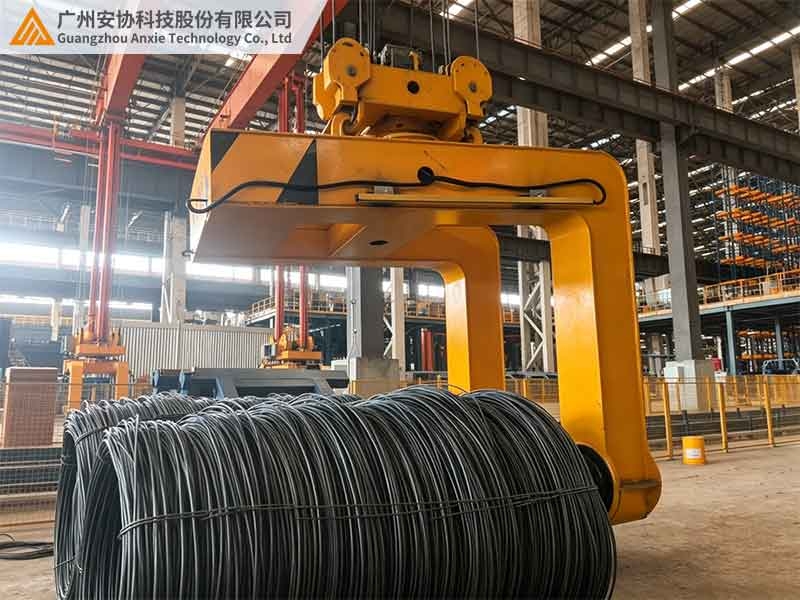 单边光栅防护冷镦钢盘条吊具作业安全.jpg