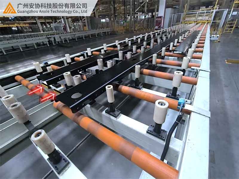 单边光栅实现钢材开孔精准检测识别.jpg