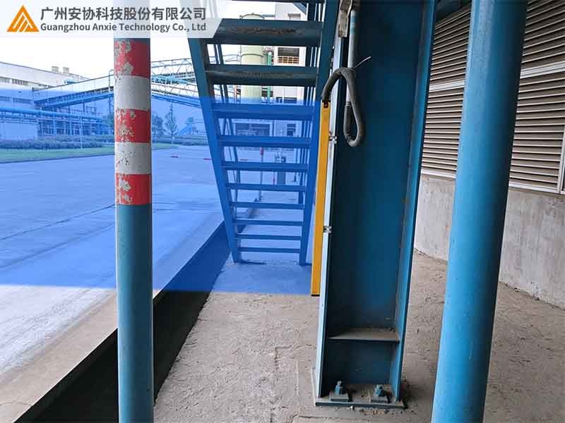 窄边安装单边光幕适配地磅车辆定位场景.jpg