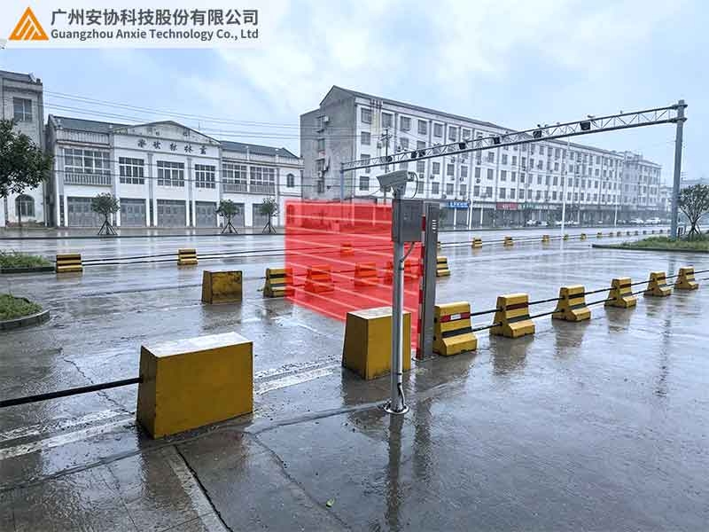 雨天环境不锈钢单边光幕防水性能实测解析.jpg