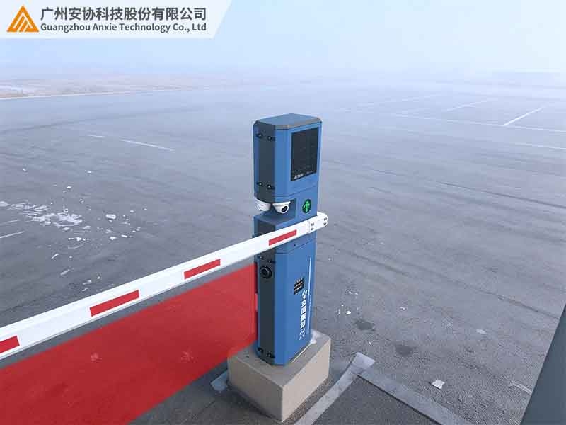 抗雾气漫反射单边光栅保障户外道口稳定作业.jpg