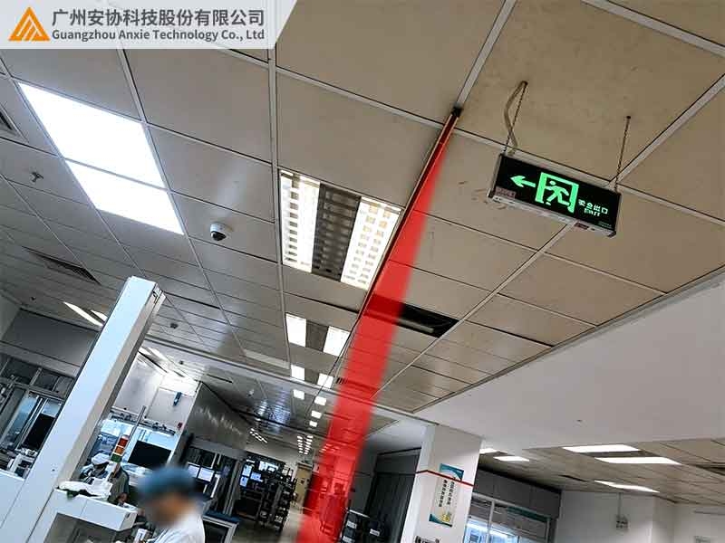 垂直布设单边光栅能否防范人员误入区域.jpg